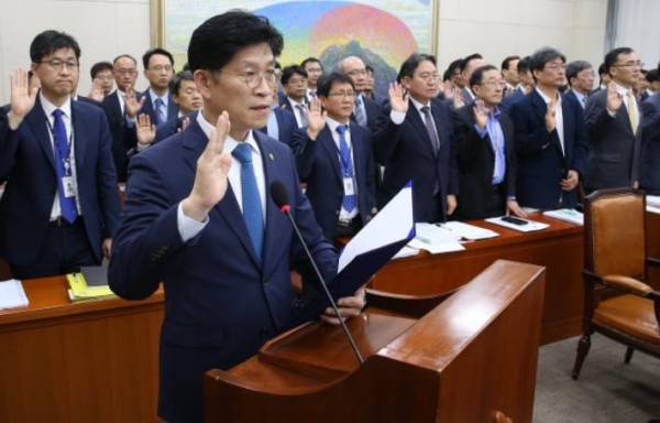2019년 국정감사에 참석한 노형욱 국토교통부 장관 (당시 국무조정실장)